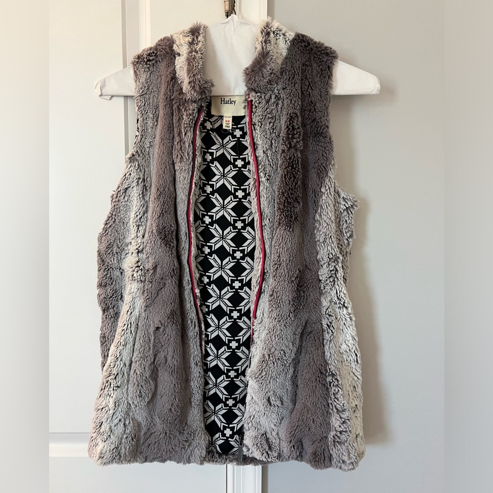 Hatley women’s faux fur vest- Size M